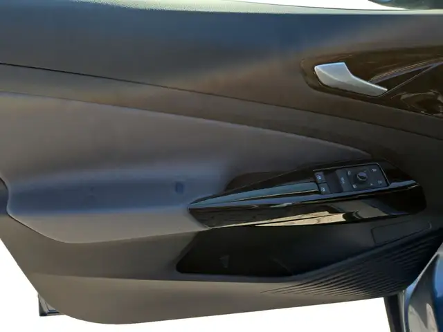 Volkswagen ID.4 view 11