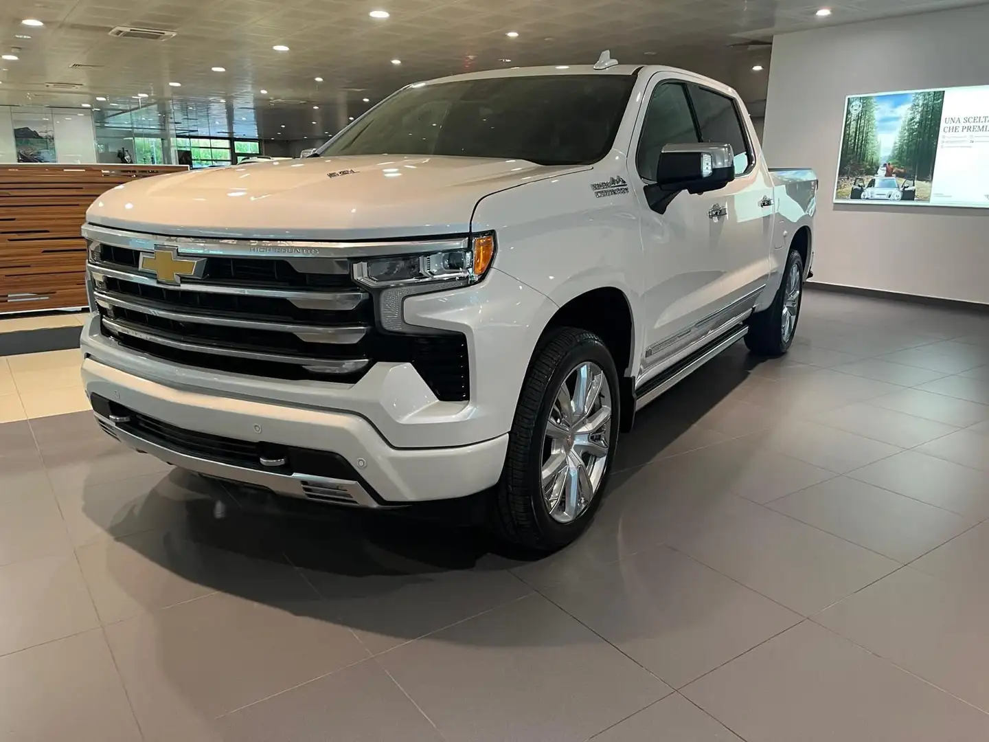 Chevrolet Silverado CHEVROLET SILVERADO 6.2 HIGTH COUNTRY - AUTOCARRO Bianco - 1