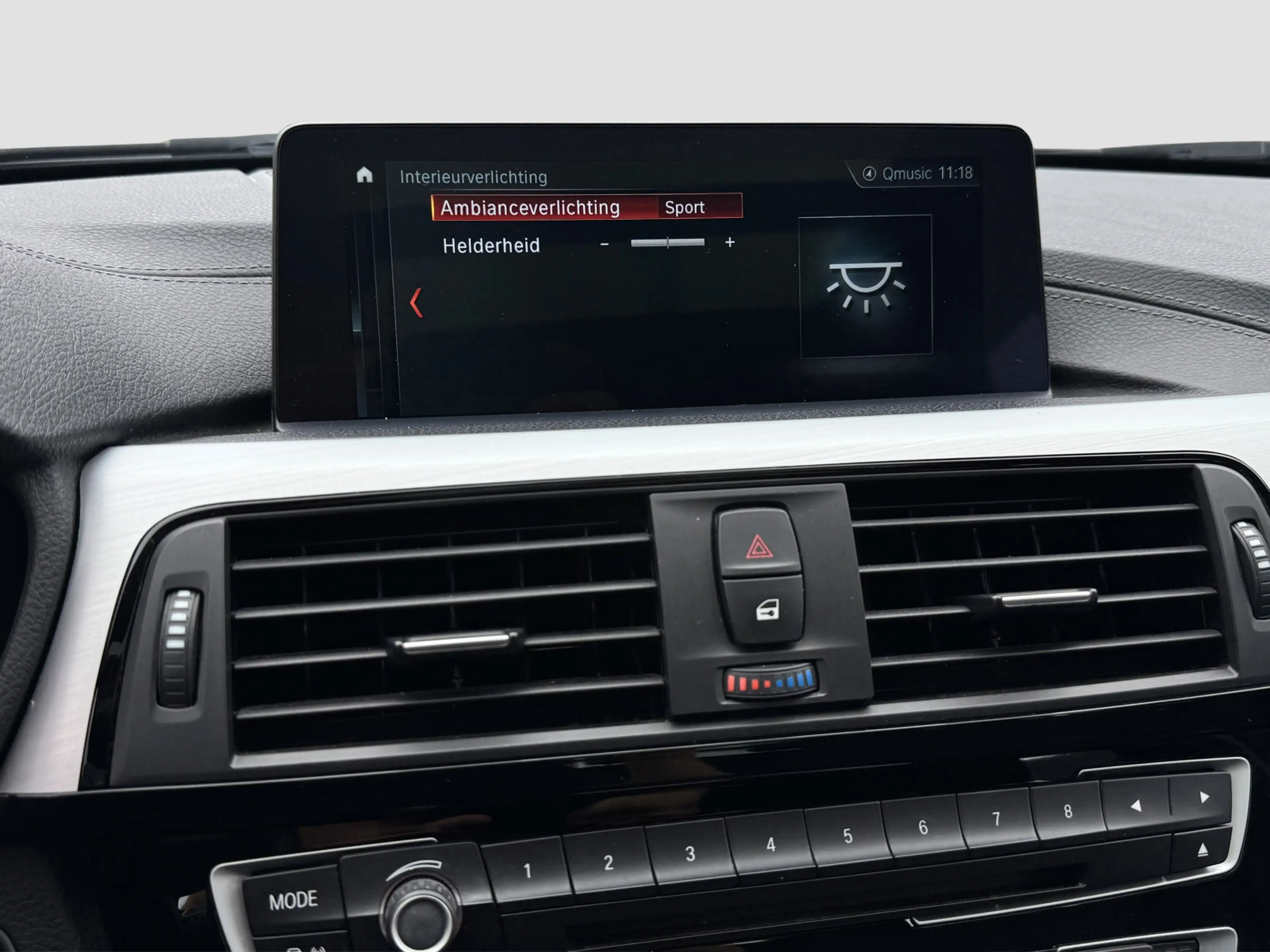 BMW 318 3-serie Touring 318i M-Sport | Panorama | 19 inch — photo 11