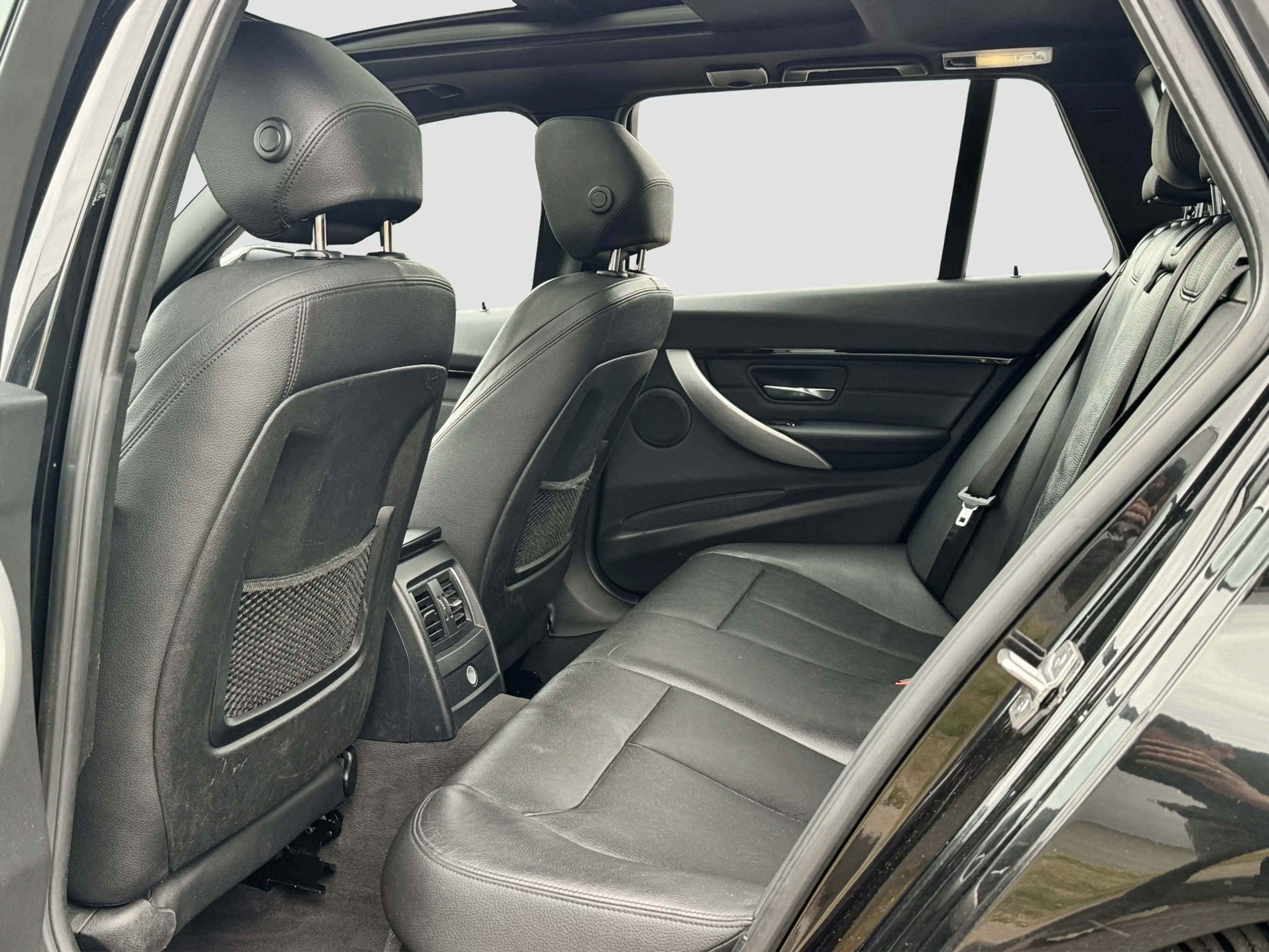 BMW 318 3-serie Touring 318i M-Sport | Panorama | 19 inch — photo 8