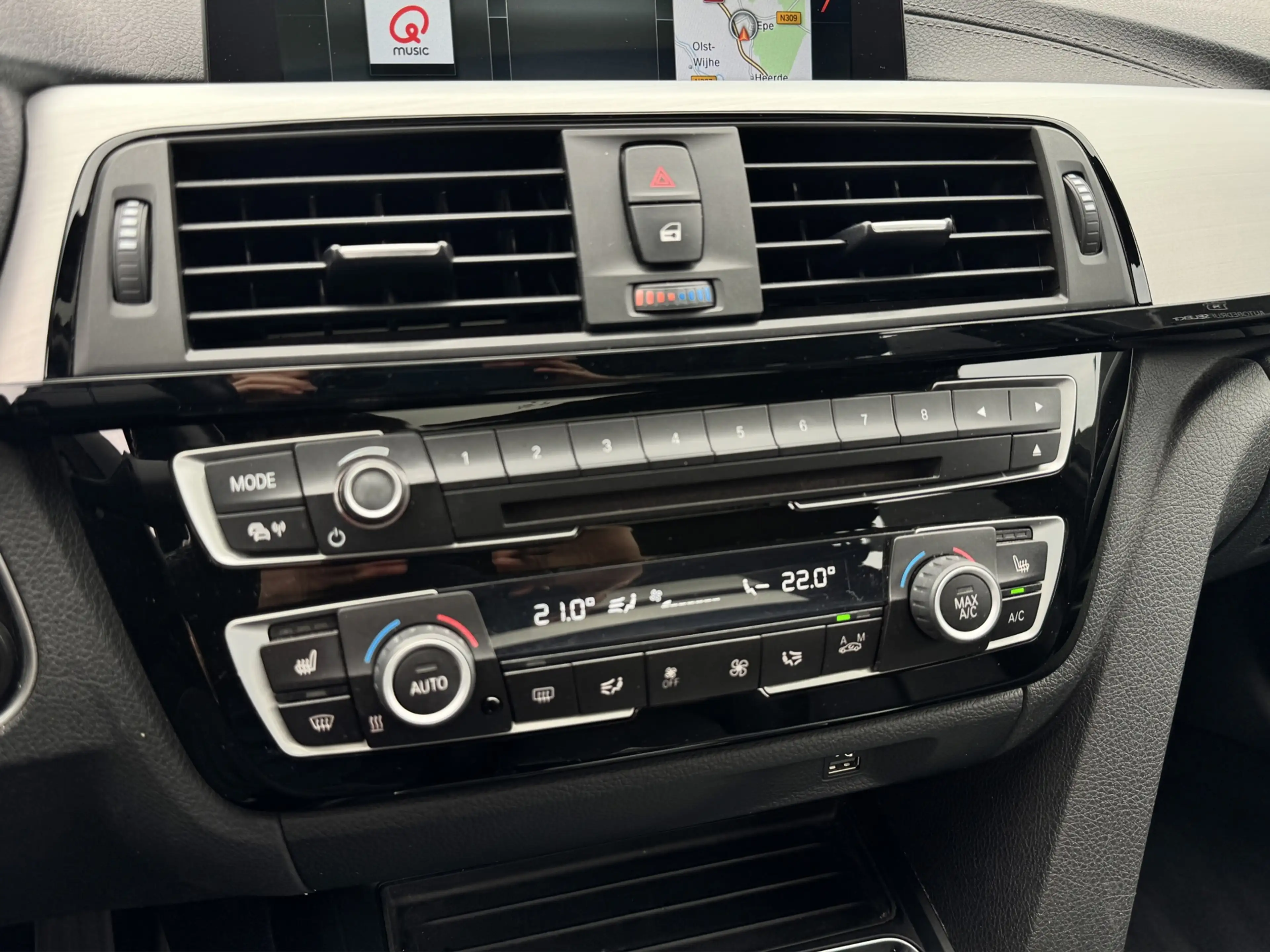 BMW 318 3-serie Touring 318i M-Sport | Panorama | 19 inch — photo 14