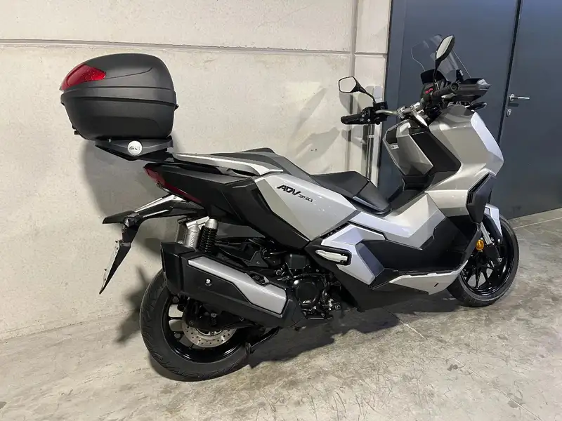 Honda ADV 350 - foto 3