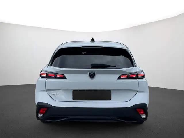 Peugeot 308 SW view 3