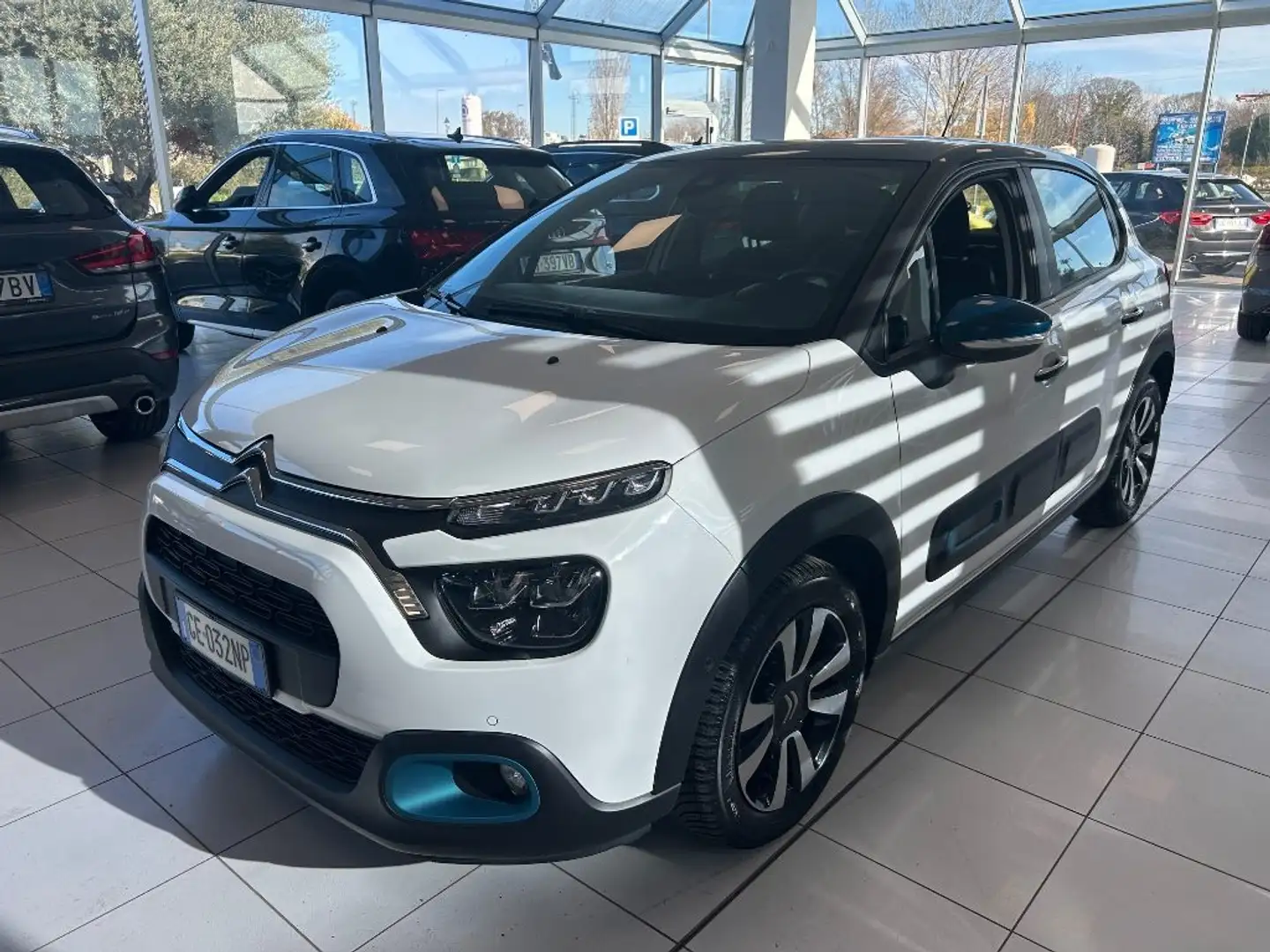 Citroen C3 PureTech 83 S&S Shine Neopatentati Wit - 1