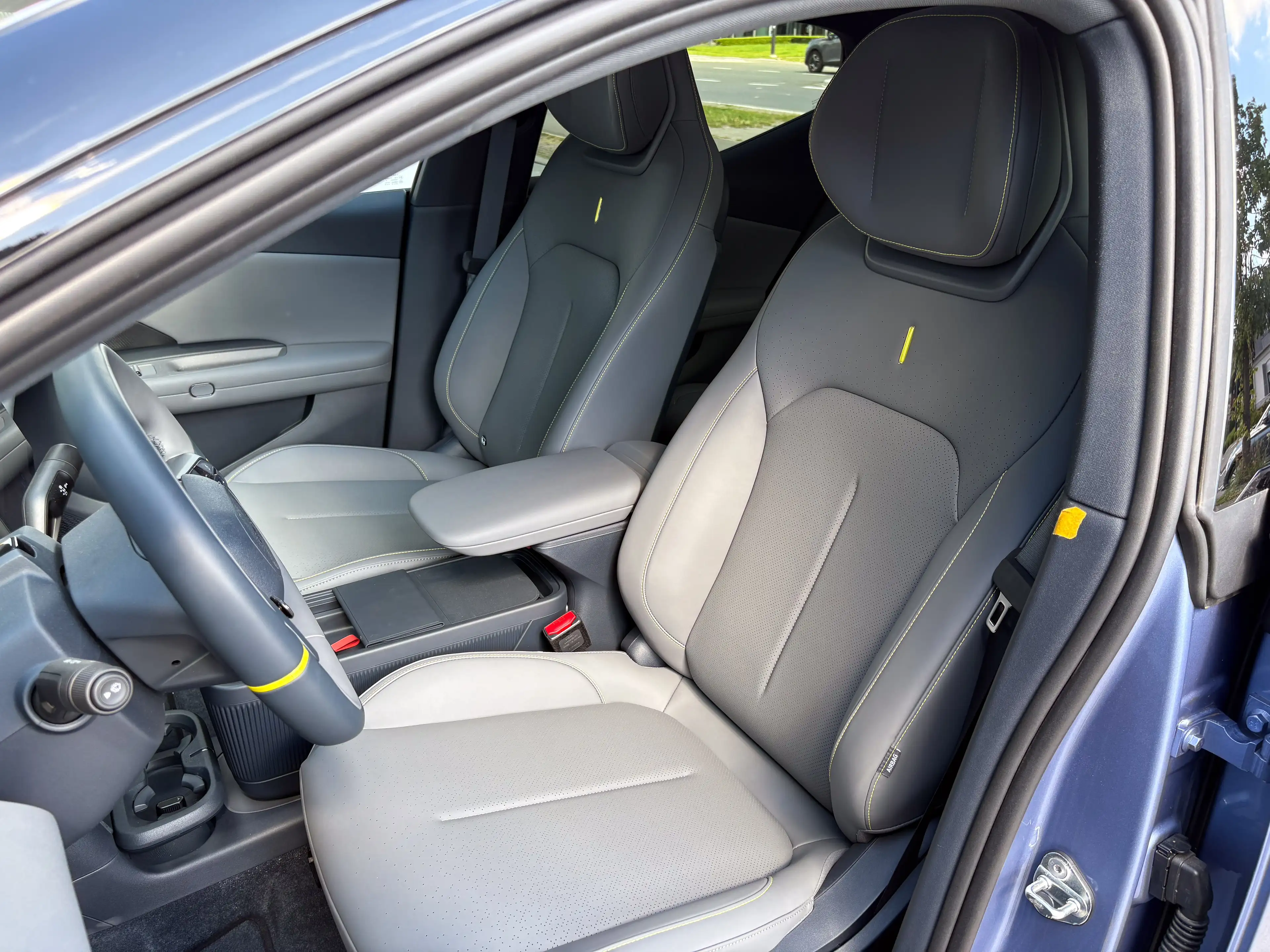 Lynk & Co 02 66kWh MORE - 360° | Harman | Leder | Pano — photo 9