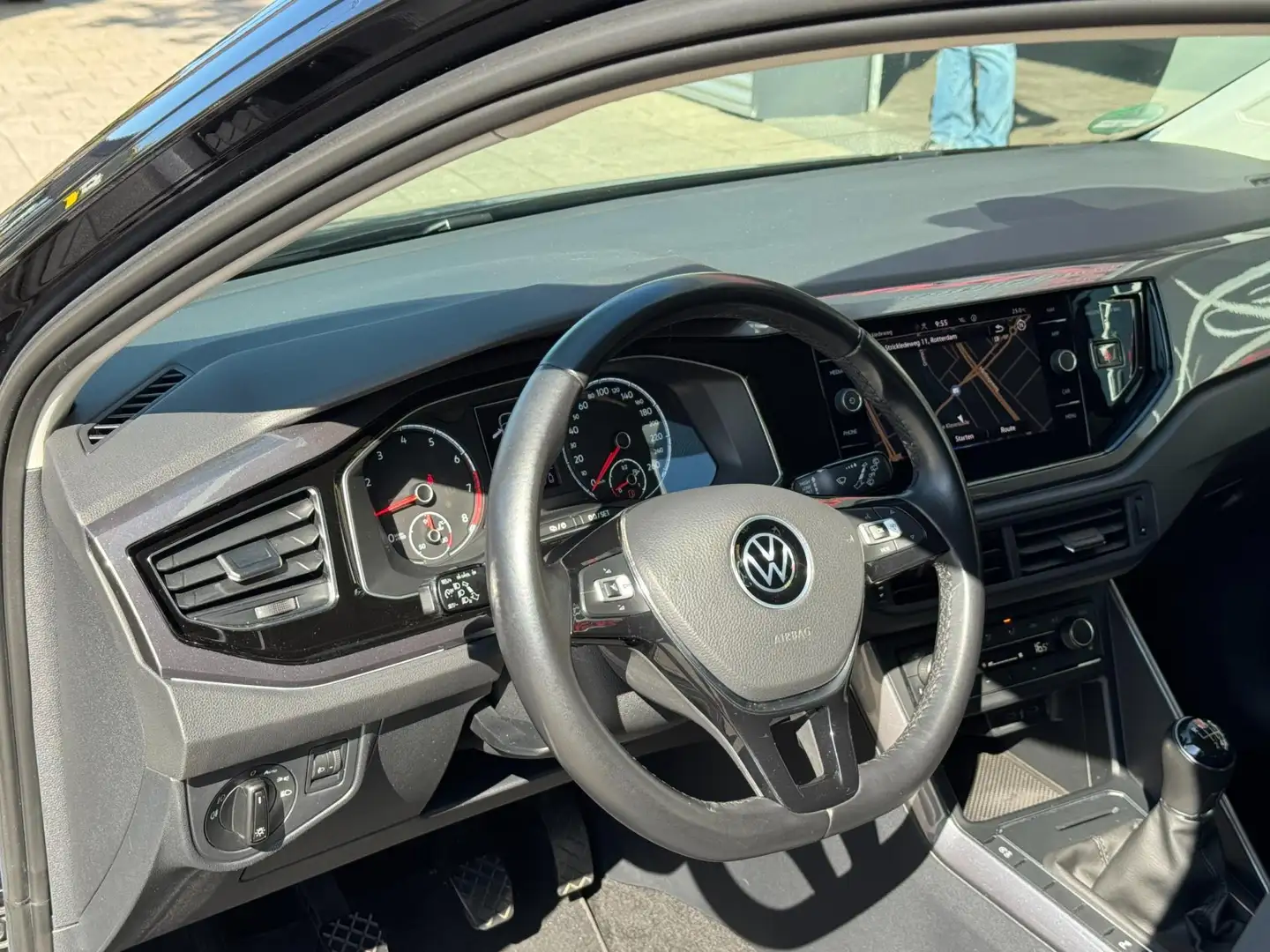 Volkswagen Polo 1.0 TSI Highline - Navigatie I Airco i Sport velge Zwart - 2
