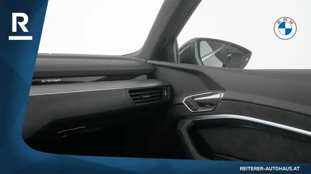 Audi e-tron view 26