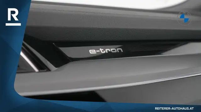 Audi e-tron view 25