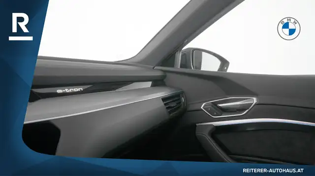 Audi e-tron view 24