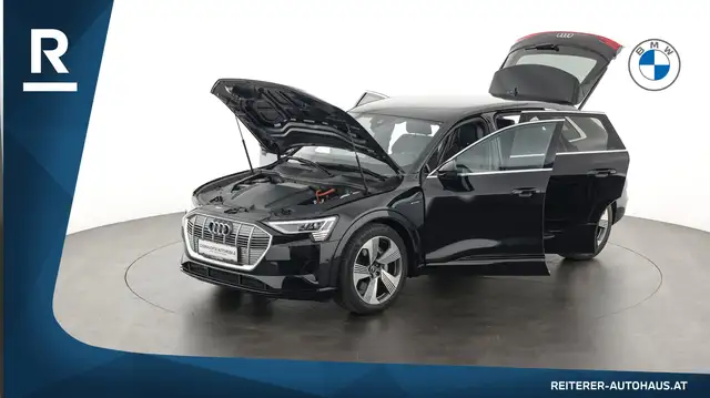 Audi e-tron view 9