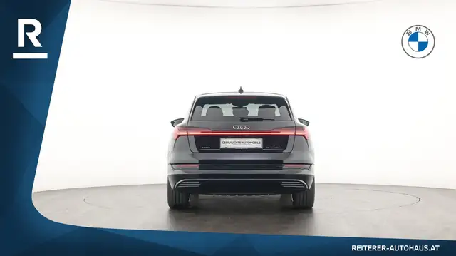 Audi e-tron view 5