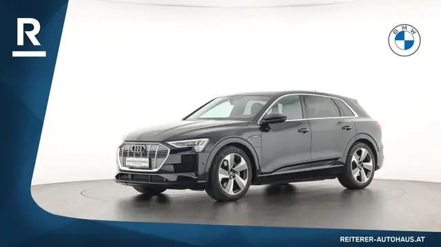 Audi e-tron view 3
