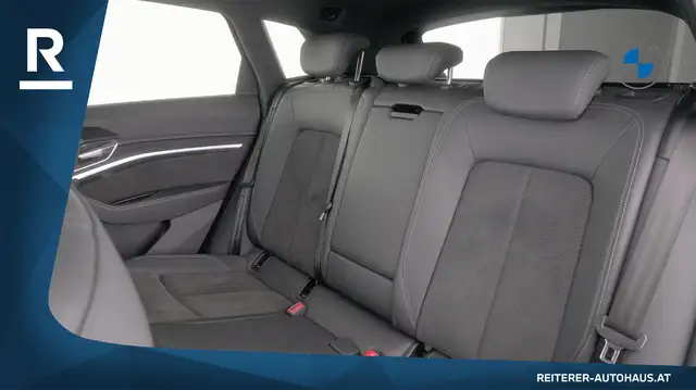 Audi e-tron view 30