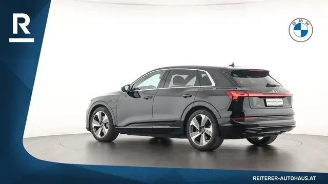 Audi e-tron view 4