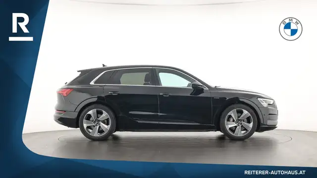 Audi e-tron view 7