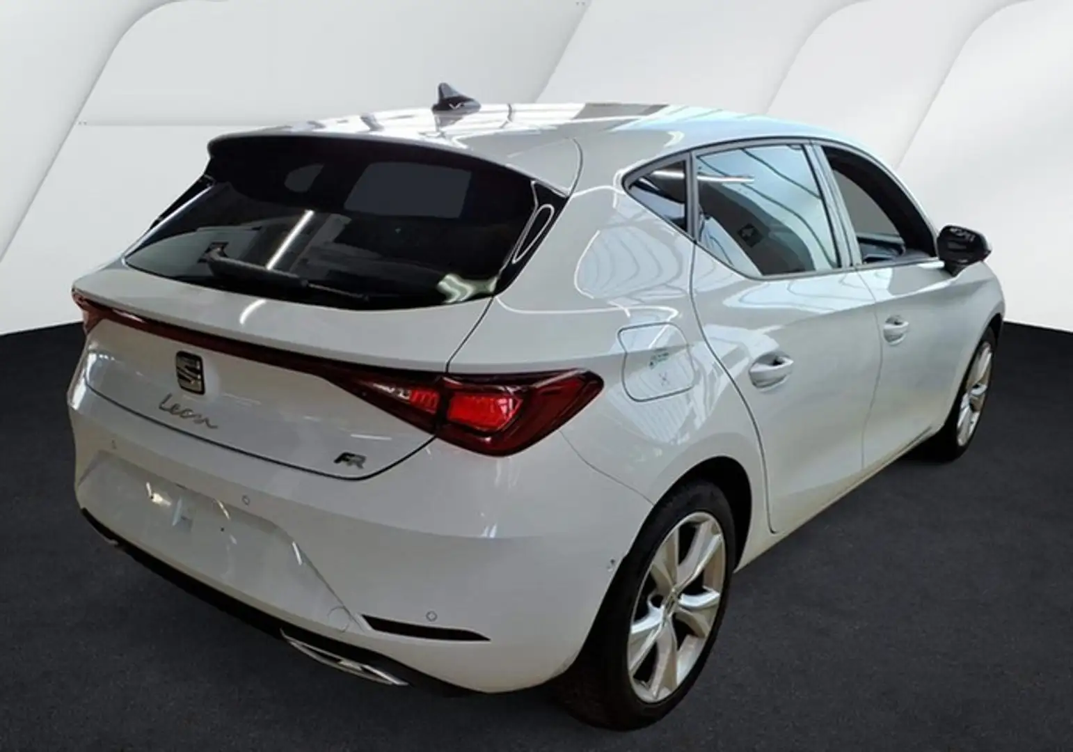 SEAT Leon 1.5 eTSI FR NAVI+RFK+ACC Weiß - 2