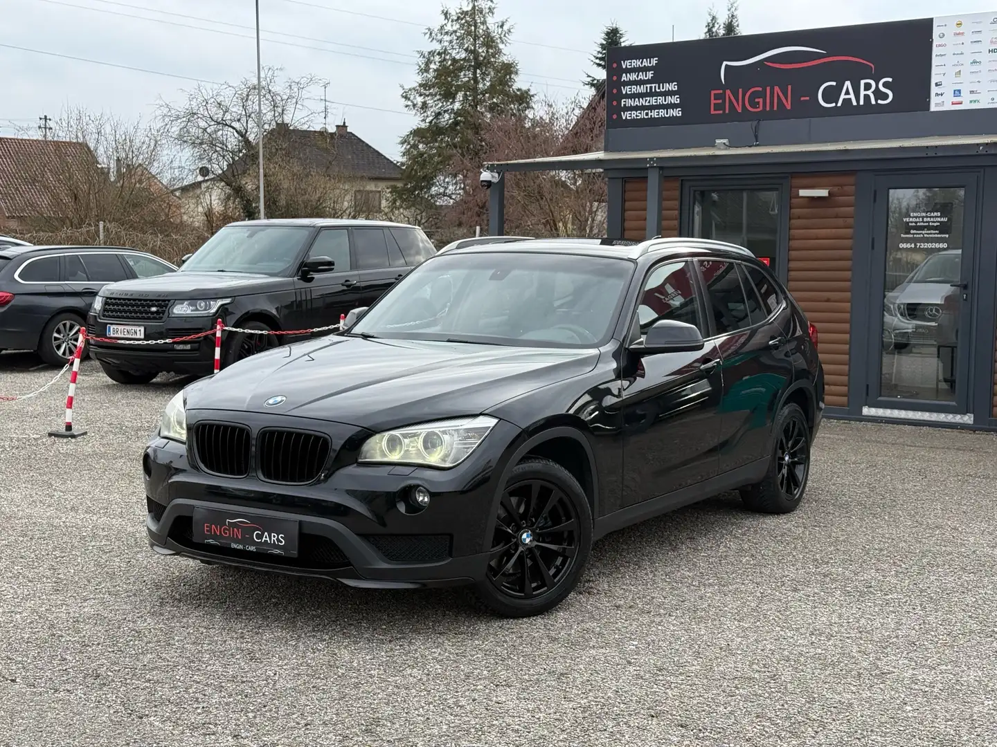 BMW X1 xDrive20d SZH/PDC/Panorama Zwart - 1