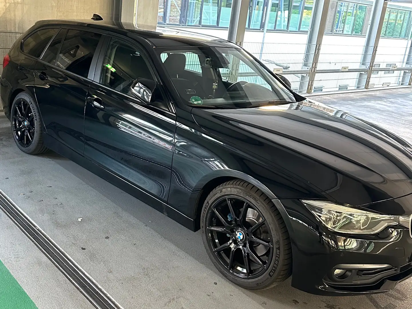 BMW 320 320d Touring Aut. Efficient Dynamics Edition Schwarz - 2