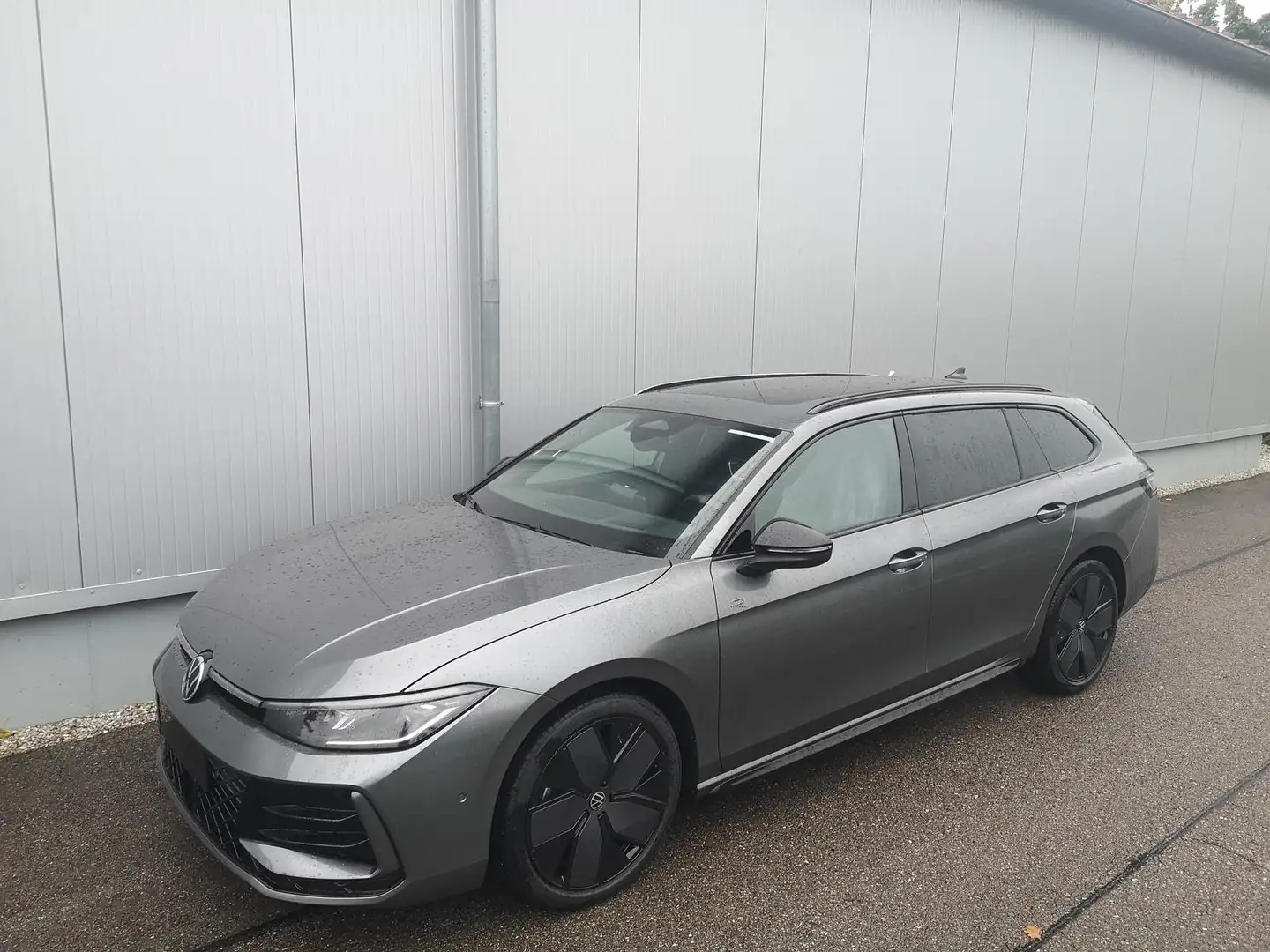 Volkswagen Passat Variant 2.0 TDI 142 kW 4Motion R-Line DSG ABT Pano 19 Z... Grau - 1