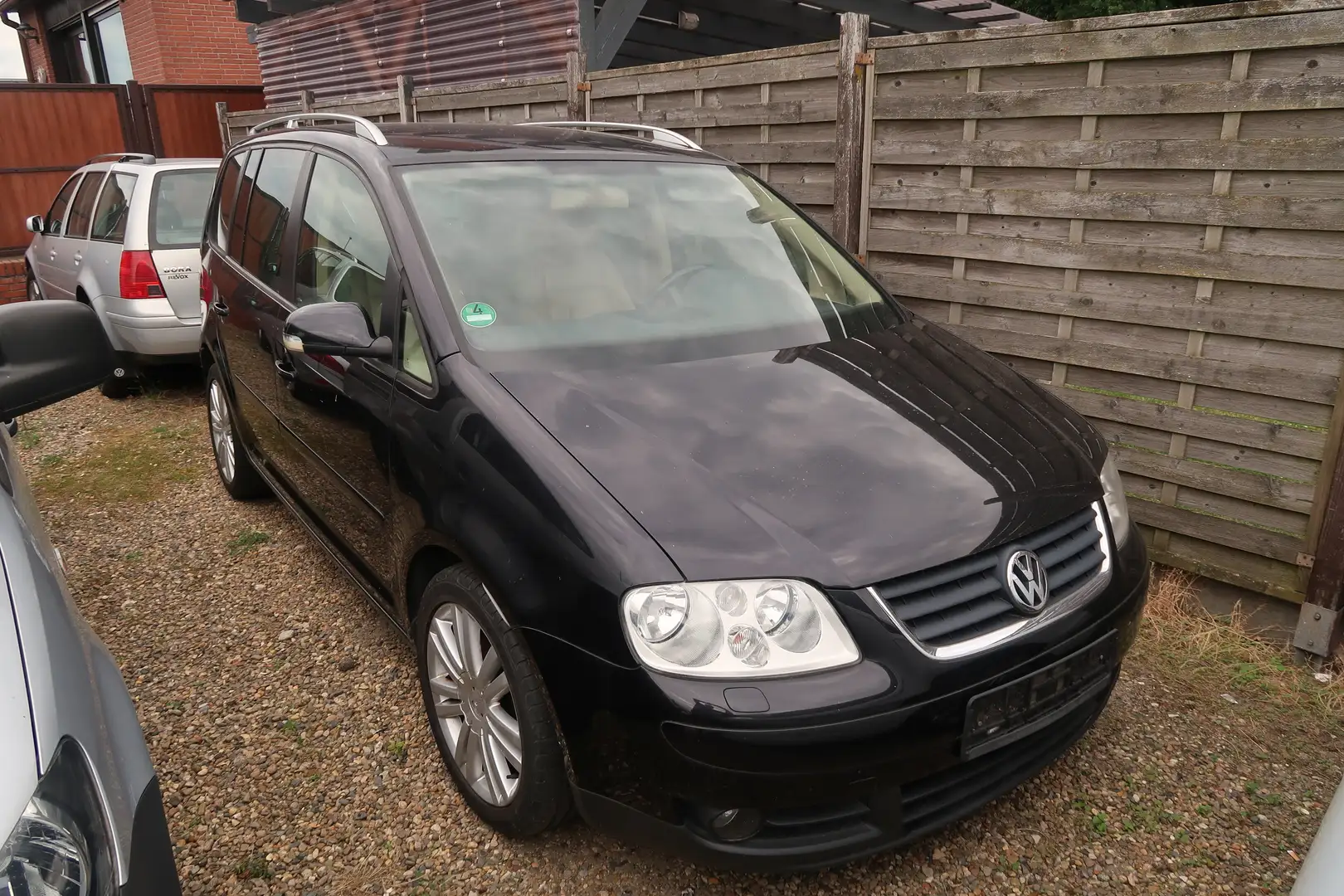Volkswagen Touran 1.9 TDi Highline Negro - 1