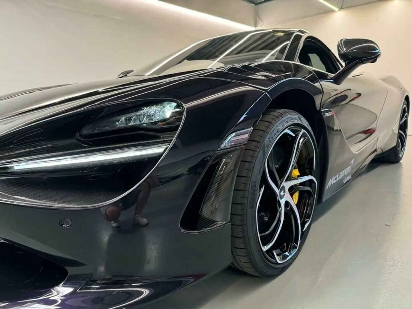 McLaren 750S 750s - MSO Farbe - Amethyst Black Schwarz - 2