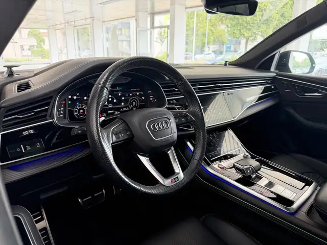 Audi RS Q8 view 19