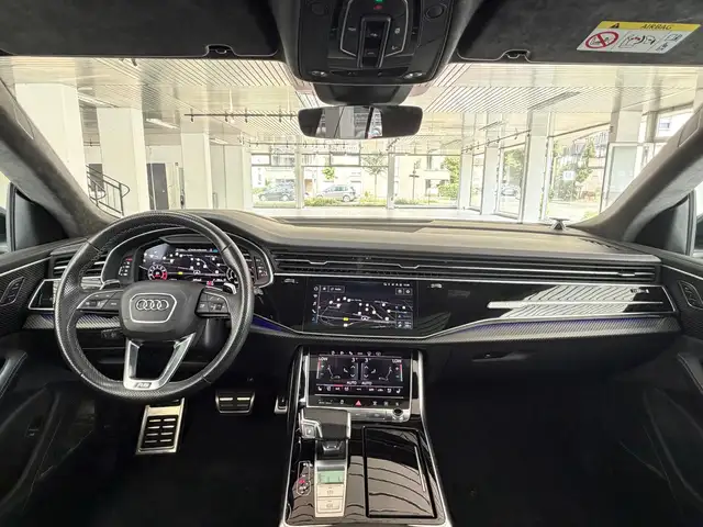 Audi RS Q8 view 15