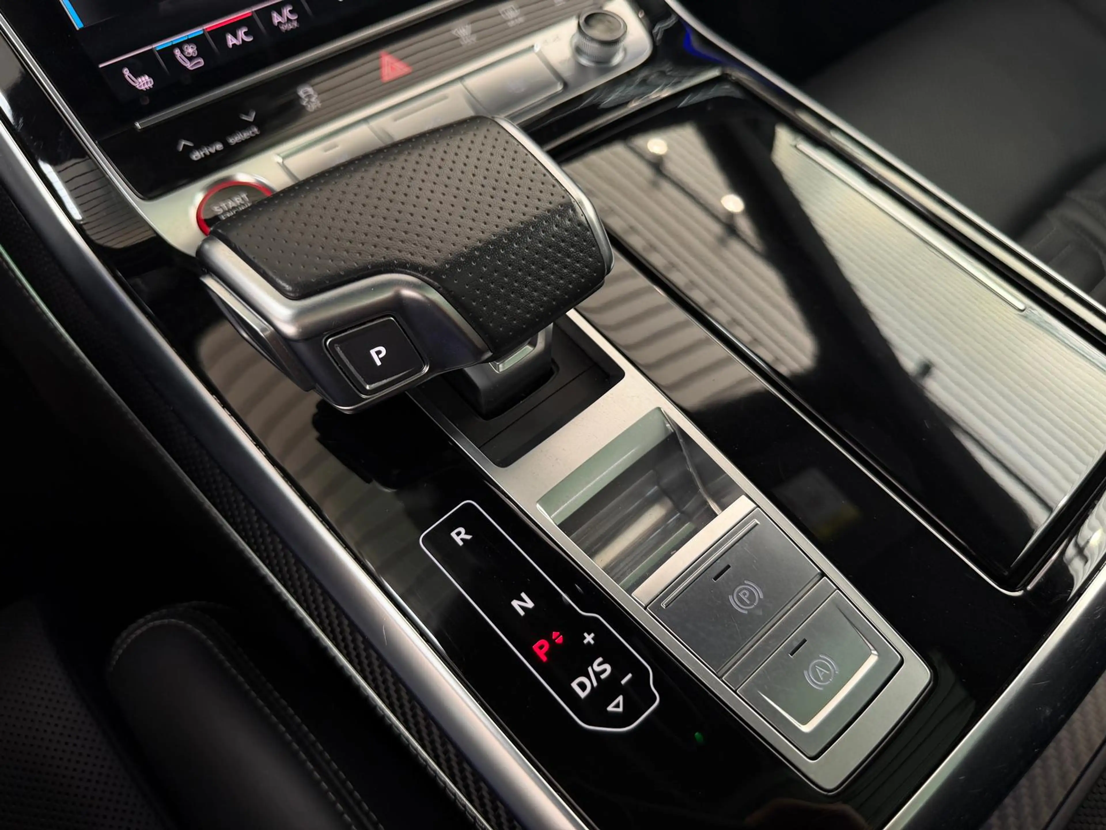 Audi RS Q8 RSQ8 KERAMIK*SPORTABGA*DYNAMIK+*CARBON*EXCLUSIVE — photo 35