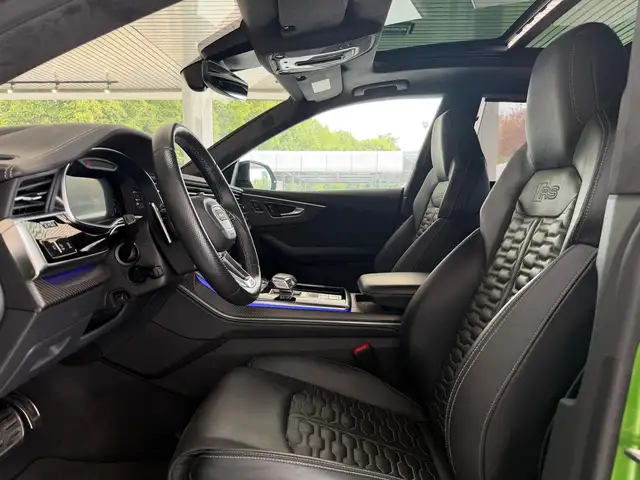 Audi RS Q8 view 16
