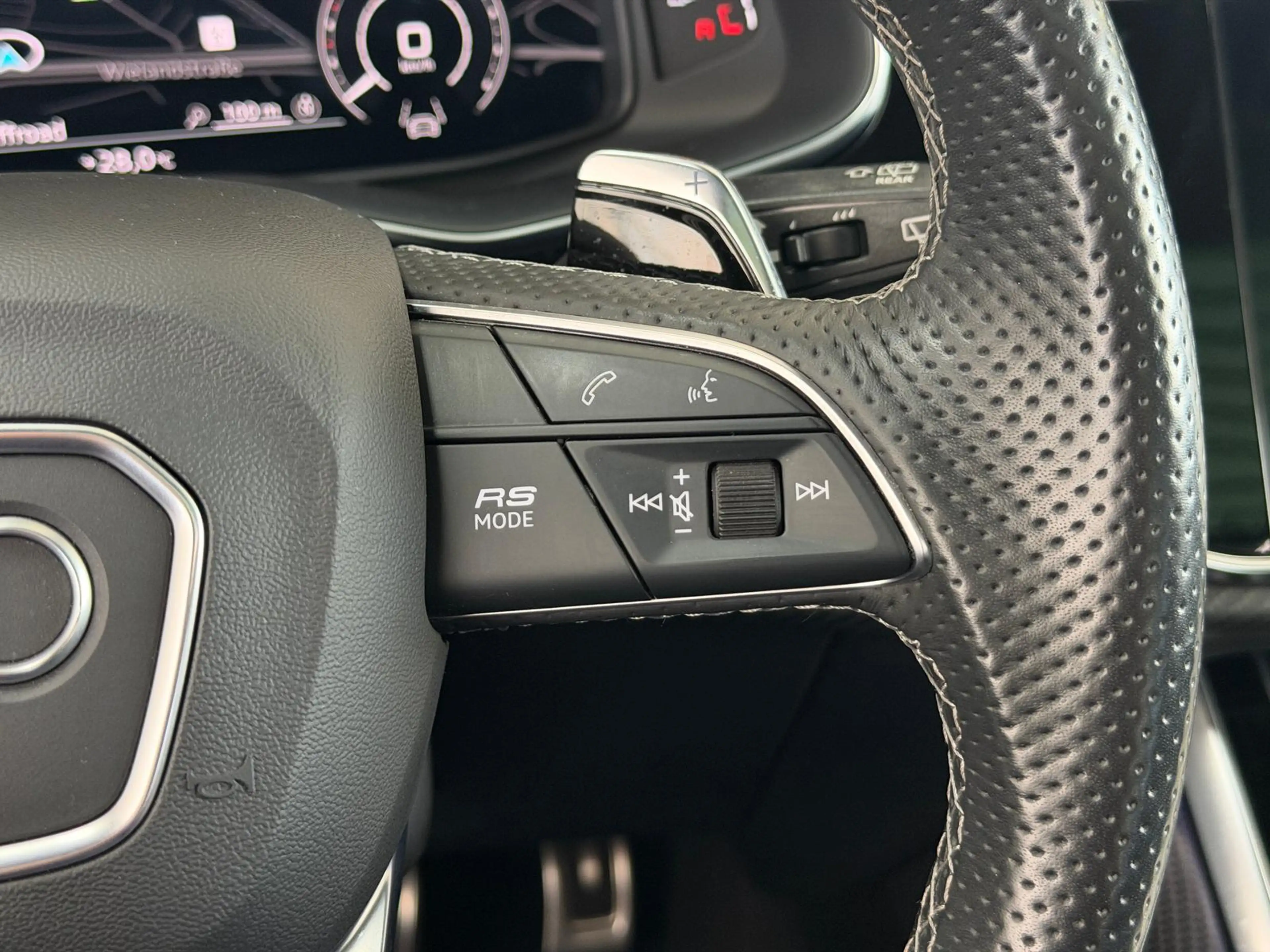 Audi RS Q8 RSQ8 KERAMIK*SPORTABGA*DYNAMIK+*CARBON*EXCLUSIVE — photo 38