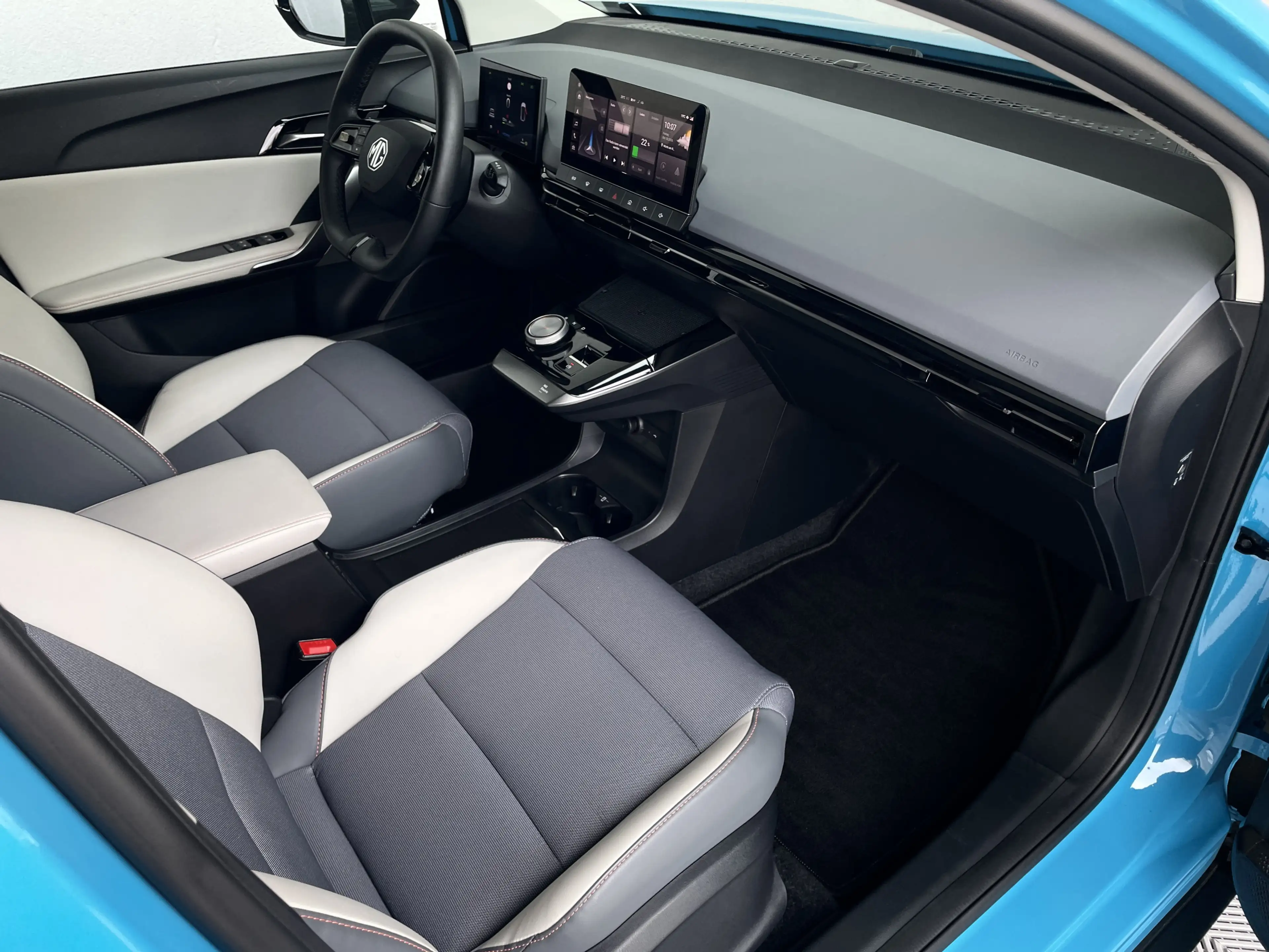 MG MG4 LUXURY*150 KW*360° KAM*SOH 95,5%*1.HAND* — photo 15