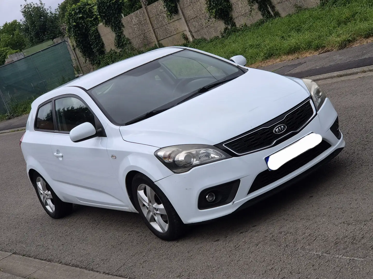 Kia ProCeed / pro_cee'd kia pro ceed 1.6/prêt à immatriculer/ euro 5 - 2