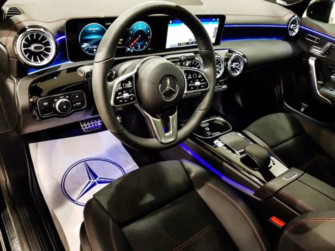 Mercedes-Benz CLA снимка Mercedes-Benz CLA