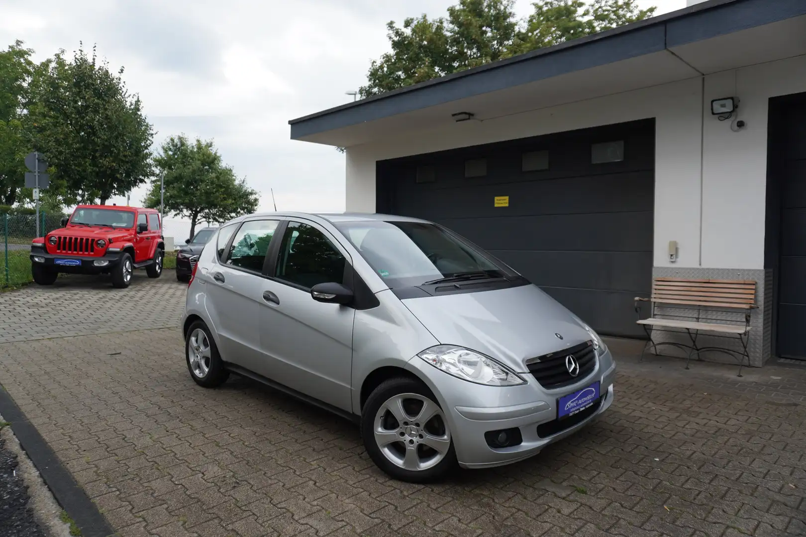 Mercedes-Benz A 150 Automatik KLIMA+ALU+AHK+ZV+TEMPOMAT+Org.86.Tkm Grau - 1