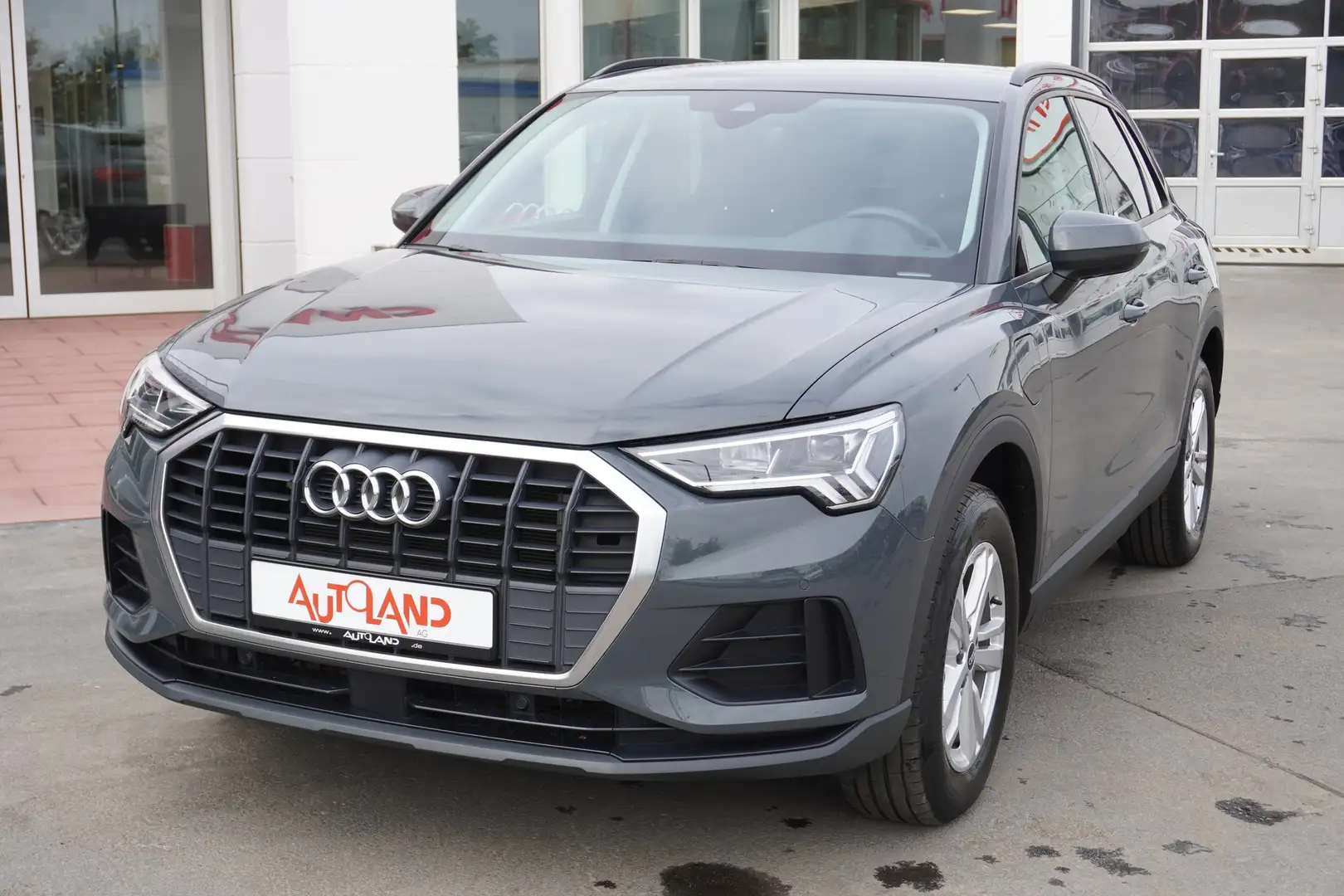 Audi Q3 45 TFSI e S-Tronic VC LED Navi PDC AHK Grau - 1