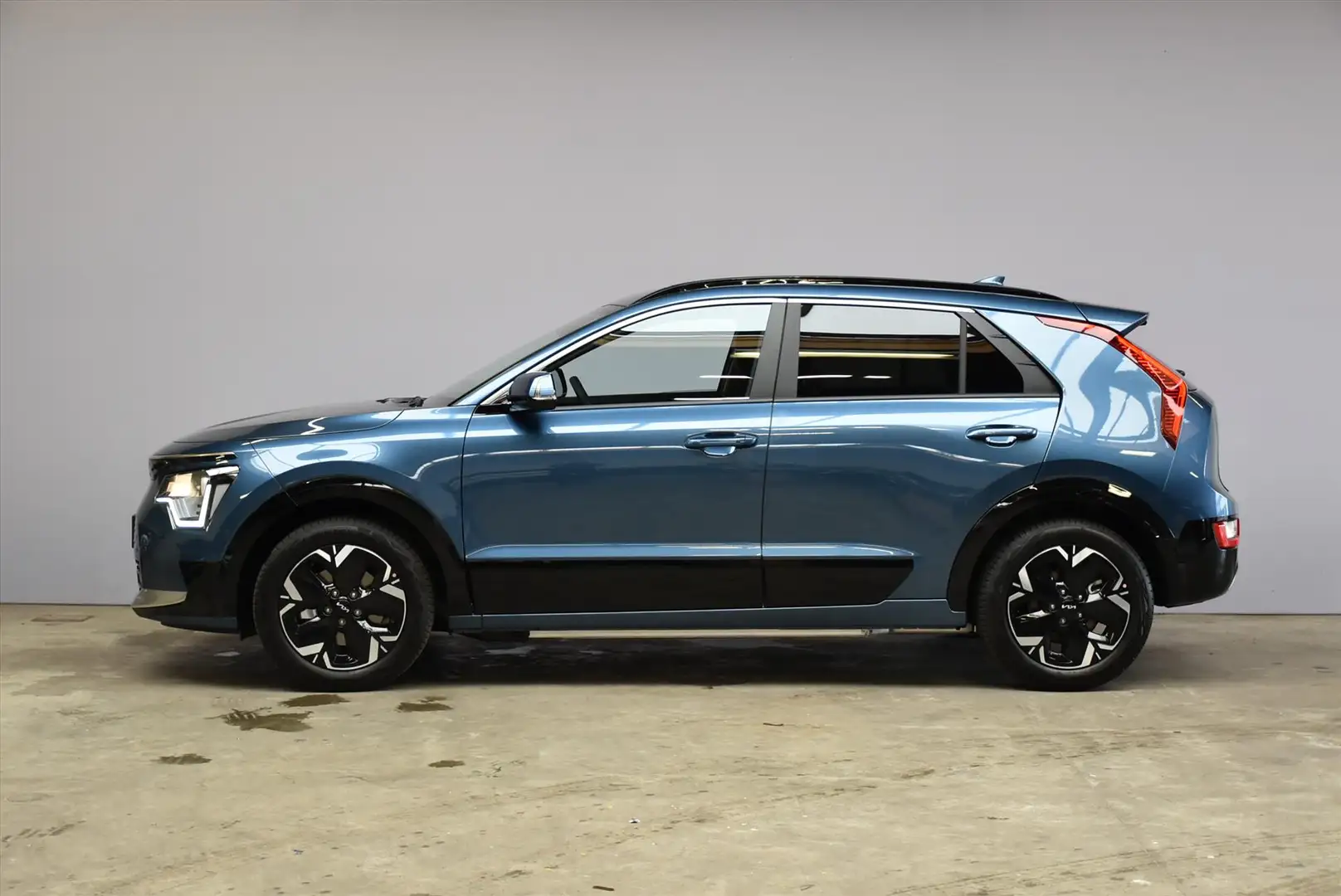 Kia e-Niro 64,8 kWh 204pk Aut Light Advanced DIRECT LEVERBAAR Blau - 2