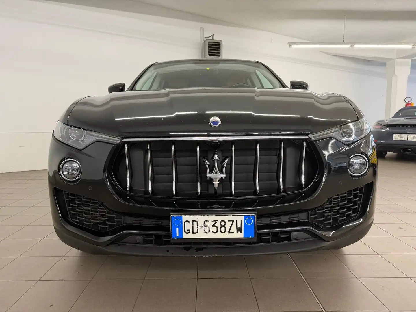 Maserati Levante 3.0 V6 350cv  Q4 auto Negro - 2