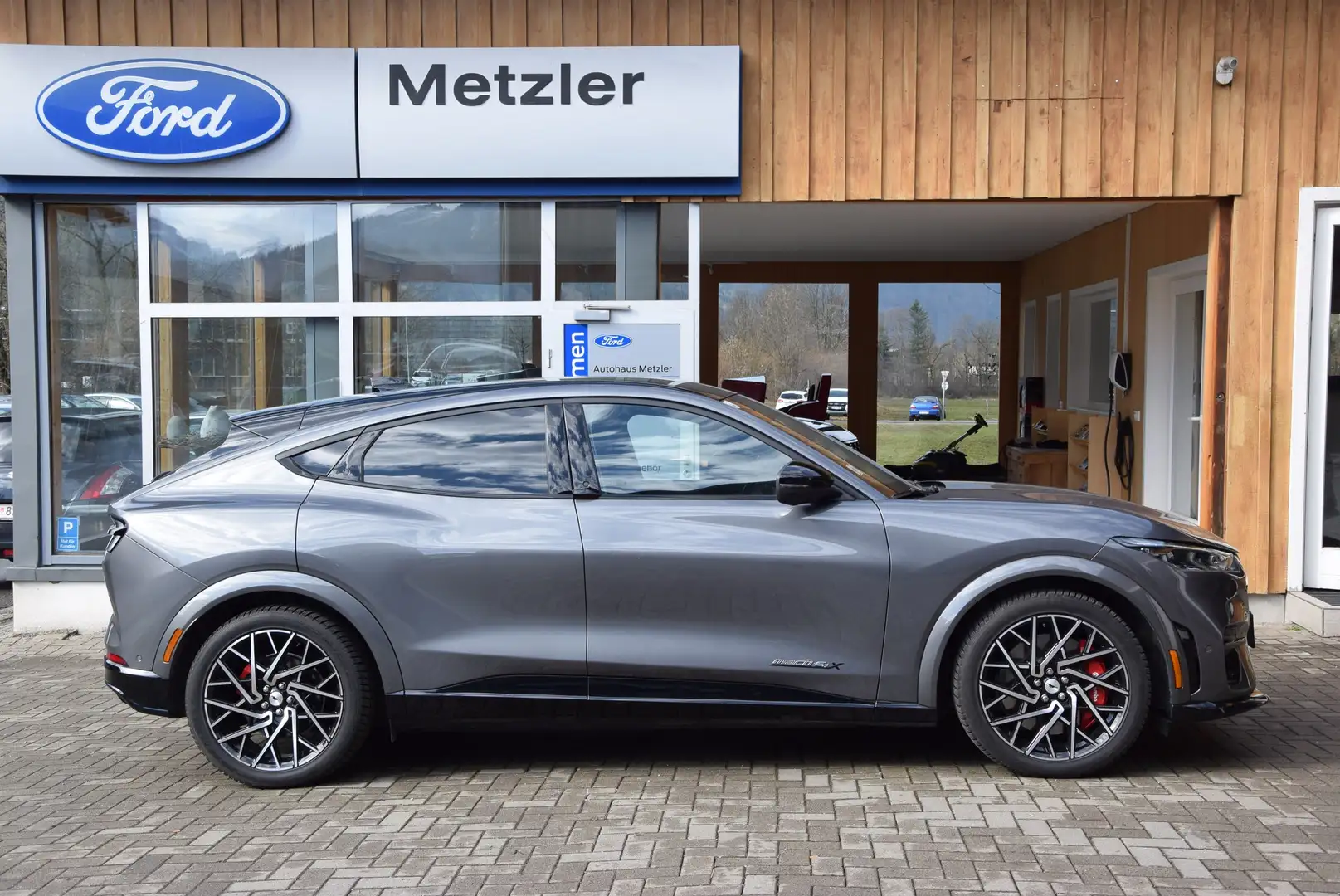 Ford Mustang Mach-E **Elektro**GT**AWD**Panoramadach**ACC** Grau - 1