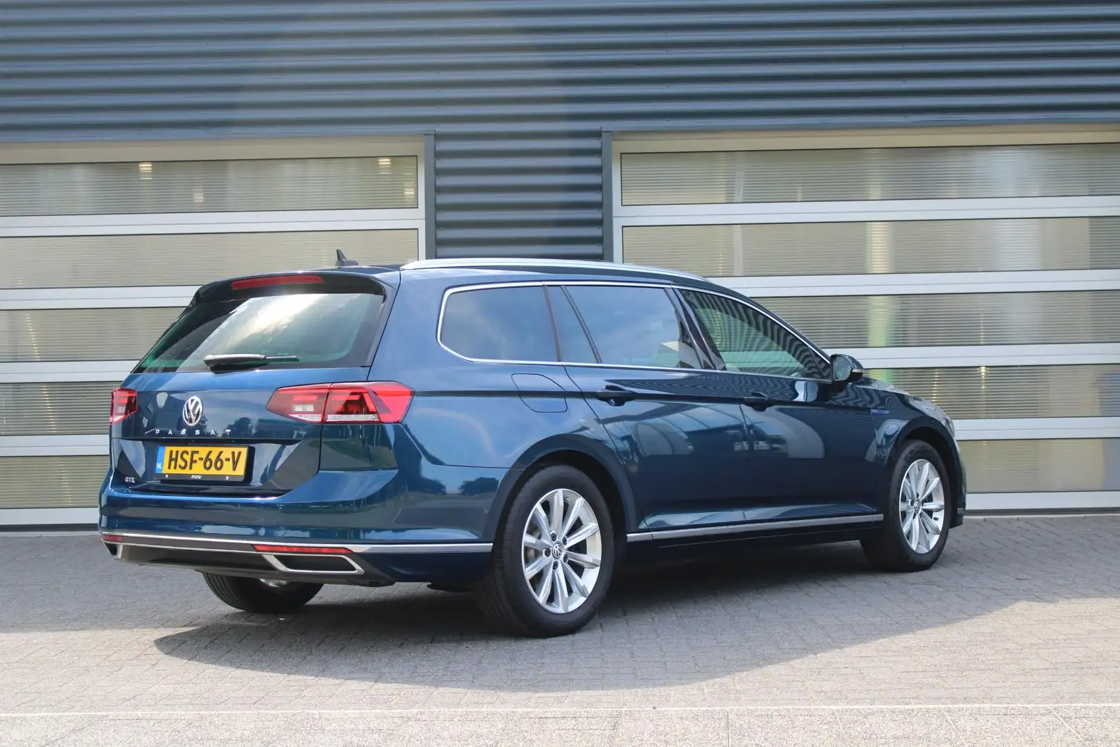 Volkswagen Passat Variant GTE 1.4 TSI 218pk DSG PHEV Business | Trekhaak Weg Blauw - 2