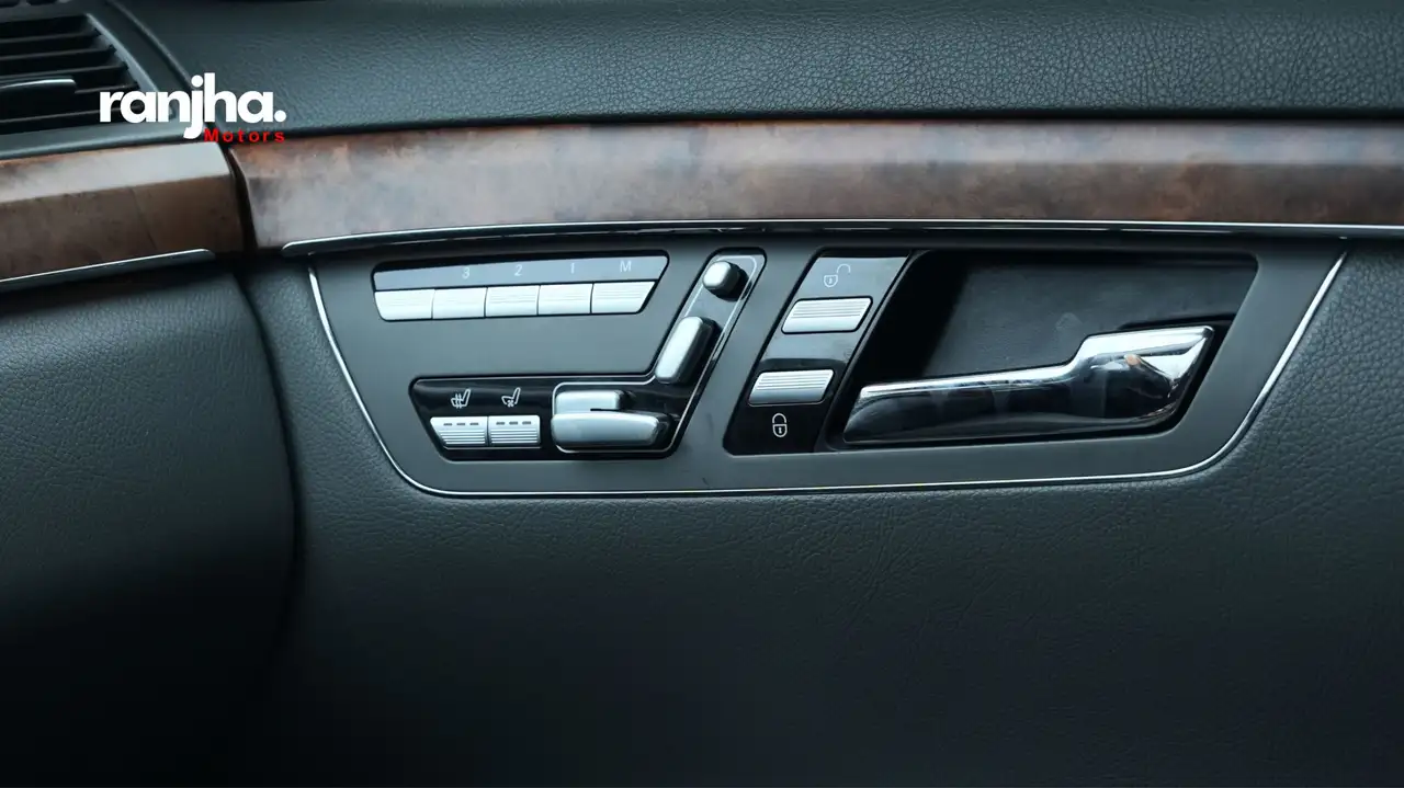 Mercedes-Benz S-Class снимка Mercedes-Benz S-Class