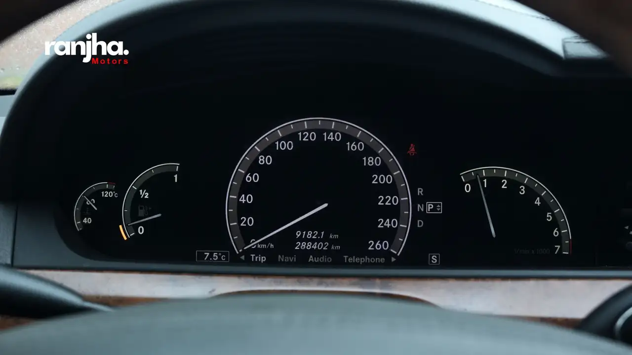 Mercedes-Benz S-Class снимка Mercedes-Benz S-Class