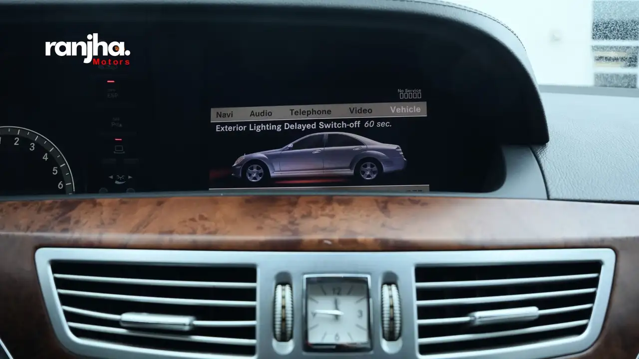 Mercedes-Benz S-Class снимка Mercedes-Benz S-Class