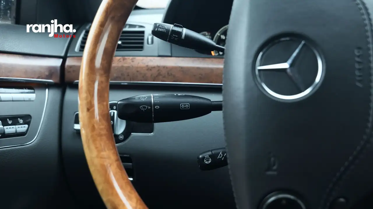 Mercedes-Benz S-Class снимка Mercedes-Benz S-Class