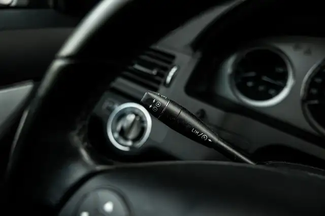 Mercedes-Benz C-Class view 26