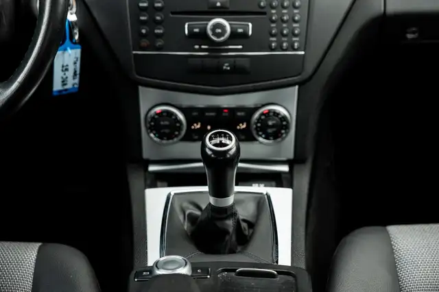 Mercedes-Benz C-Class view 18