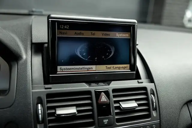 Mercedes-Benz C-Class view 30