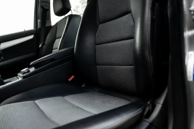 Mercedes-Benz C-Class view 4