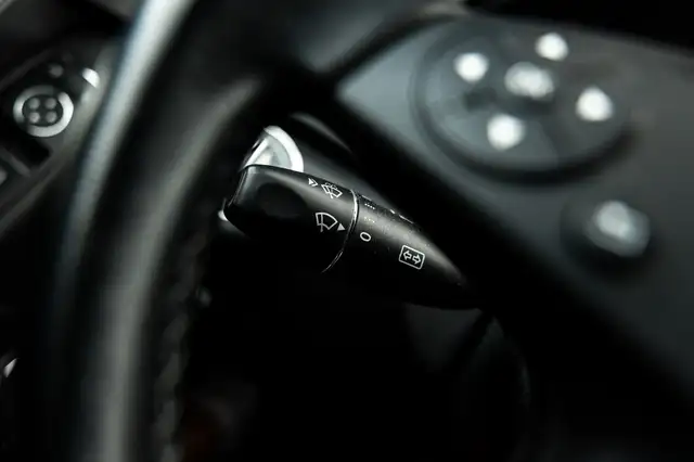 Mercedes-Benz C-Class view 25
