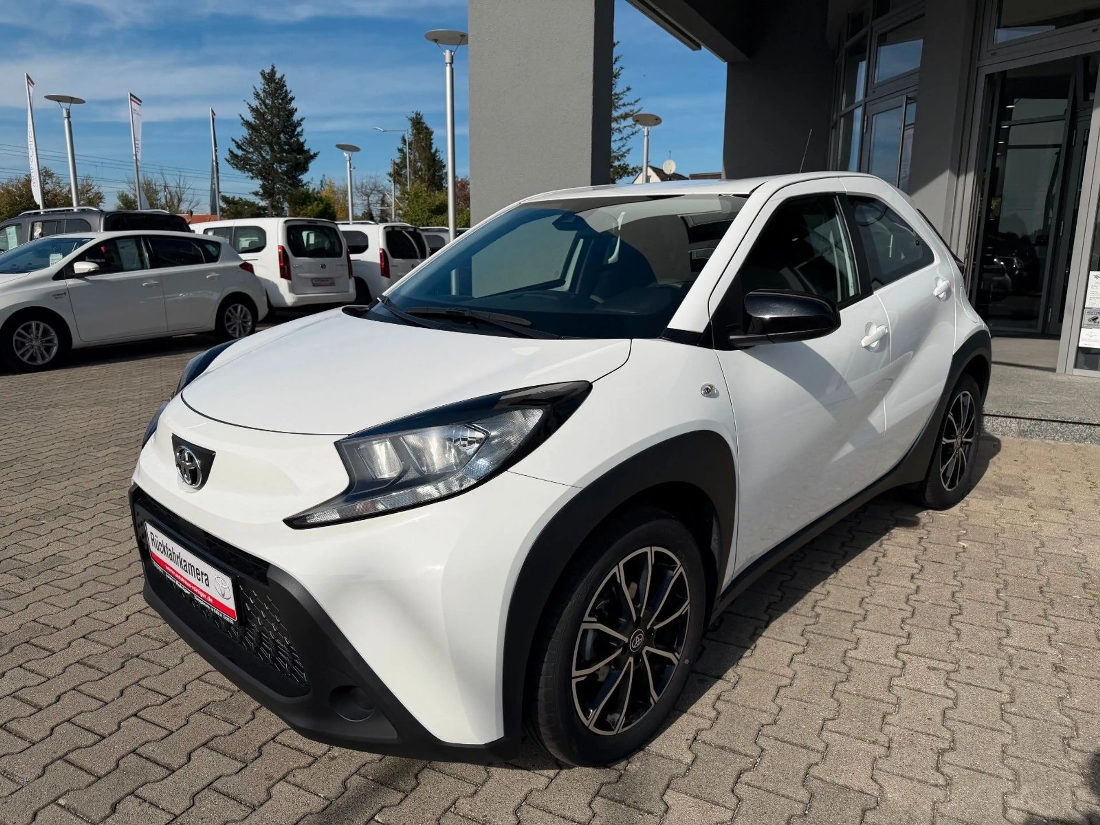 Toyota Aygo X Comfort 1.0l Automatik*Kamera,SHZ,ACC* — photo 2