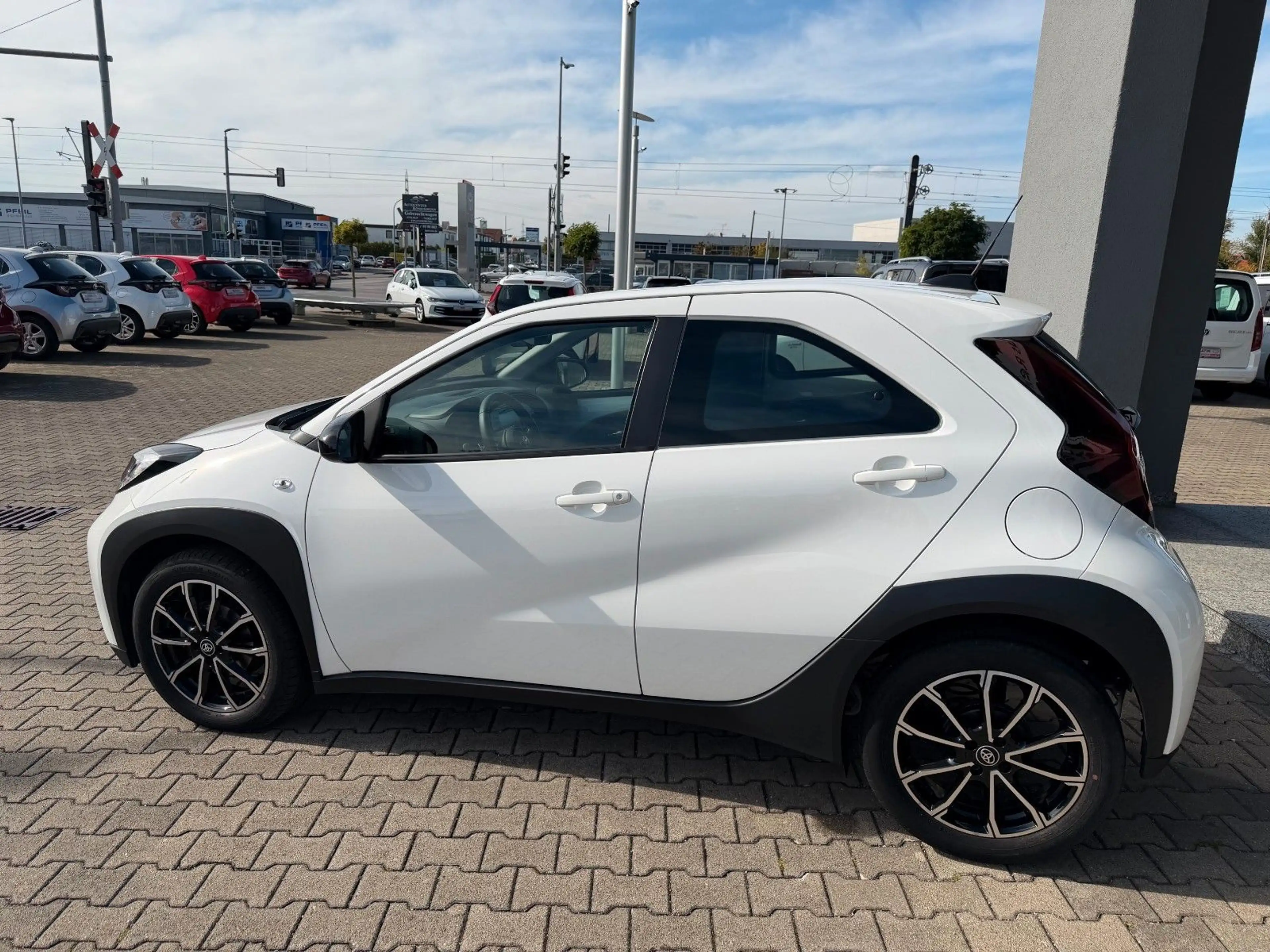 Toyota Aygo X Comfort 1.0l Automatik*Kamera,SHZ,ACC* — photo 9
